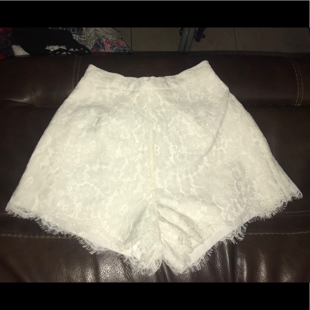 NWOT XXS Urban Outfitters High Waisted Lace Shorts